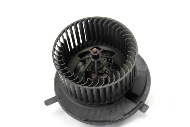 VENTILATOR  KABINE  OEM N. 1K1819015A ORIGINAL REZERVNI DEL VOLKSWAGEN GOLF V 1K1 1K5 MK5 BER/SW (02/2004-11/2008) BENZINA LETNIK 2008