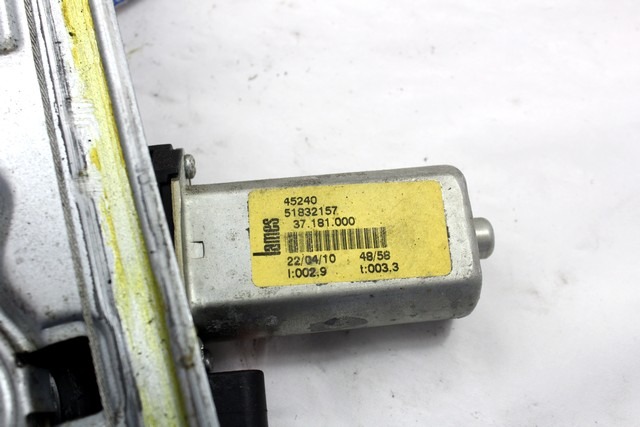 MEHANIZEM DVIGA ZADNJIH STEKEL  OEM N. 28136 SISTEMA ALZACRISTALLO PORTA POSTERIORE ELETT ORIGINAL REZERVNI DEL LANCIA DELTA 844 MK3 (2008 - 2014) DIESEL LETNIK 2010