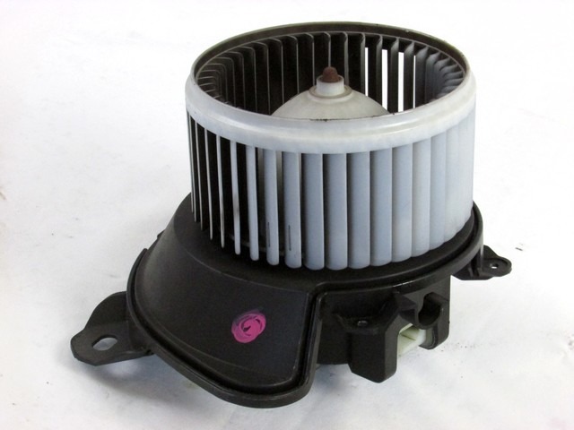 VENTILATOR  KABINE  OEM N. 13335075 ORIGINAL REZERVNI DEL OPEL CORSA D R S07 (02/2011 - 2014) BENZINA/GPL LETNIK 2011