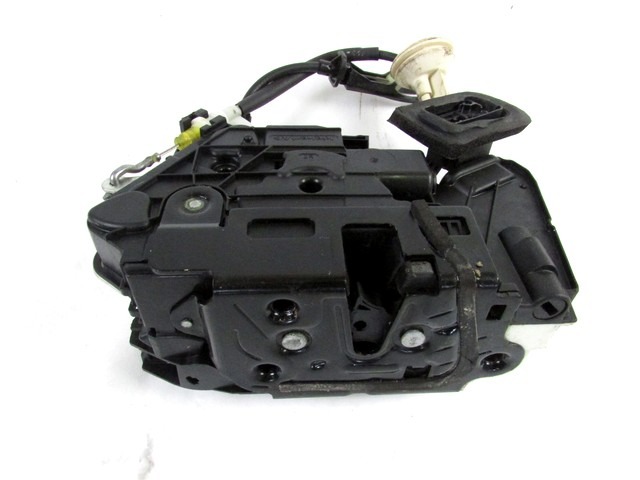 CENTRALNI ZAKLEP SPREDNJIH VRAT  OEM N. 5K1837016B ORIGINAL REZERVNI DEL VOLKSWAGEN GOLF VI 5K1 517 AJ5 MK6 (2008-2012) DIESEL LETNIK 2010