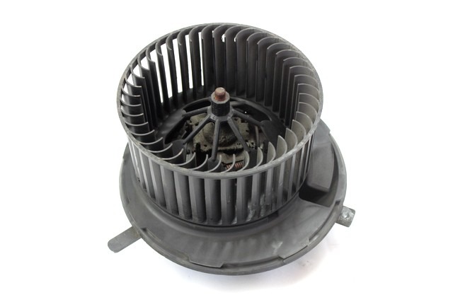 VENTILATOR  KABINE  OEM N. 1K1819015A ORIGINAL REZERVNI DEL VOLKSWAGEN GOLF VI 5K1 517 AJ5 MK6 (2008-2012) DIESEL LETNIK 2009