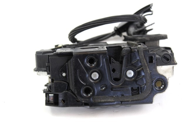 CENTRALNI ZAKLEP SPREDNJIH VRAT  OEM N. 5K1837016 ORIGINAL REZERVNI DEL VOLKSWAGEN GOLF VI 5K1 517 AJ5 MK6 (2008-2012) DIESEL LETNIK 2009