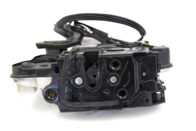 CENTRALNO ZAKLEPANJE PREDNIH LEVIH VRAT OEM N. 5K1837015 ORIGINAL REZERVNI DEL VOLKSWAGEN GOLF VI 5K1 517 AJ5 MK6 (2008-2012) DIESEL LETNIK 2009