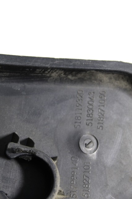 POKROV MOTORJA  OEM N. 51799914 ORIGINAL REZERVNI DEL FIAT BRAVO 198 R (2010 - 2014) DIESEL LETNIK 2010