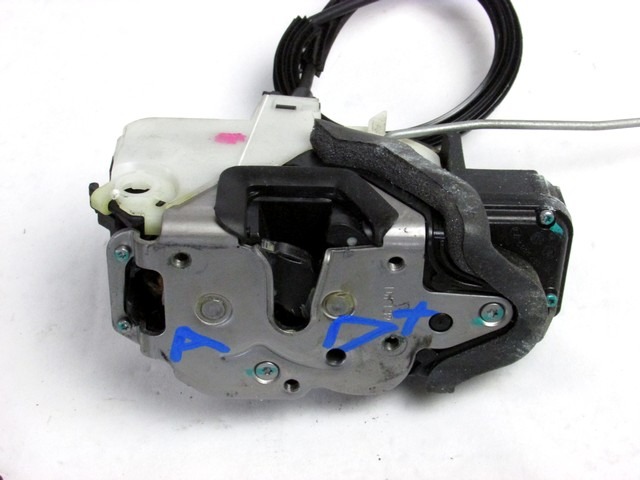 CENTRALNI ZAKLEP SPREDNJIH VRAT  OEM N. 13503802 ORIGINAL REZERVNI DEL CHEVROLET CRUZE J300 J305 (2009 - 2019) DIESEL LETNIK 2011