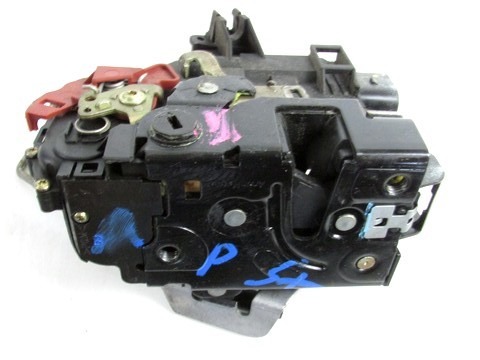 CENTRALNA KLJUCAVNICA ZADJIH LEVIH VRAT OEM N. 8E0839015C ORIGINAL REZERVNI DEL AUDI A4 B6 8E2 8E5 BER/SW (2001 - 2005) DIESEL LETNIK 2004