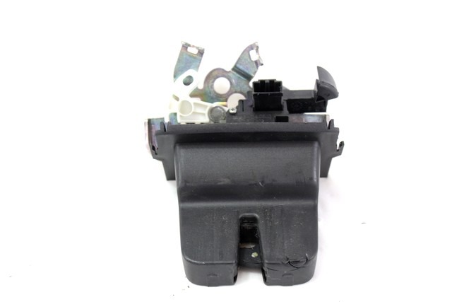 ZAKLEPANJE PRTLJA?NIH VRAT  OEM N. 5E0827505 ORIGINAL REZERVNI DEL SKODA OCTAVIA MK3 5E3 NL3 NR3 (2012 - 2017)BENZINA/METANO LETNIK 2015