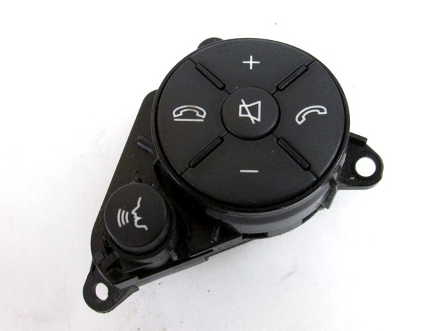 MULTIFUNKCIJSKI VOLAN OEM N. A2048210051 ORIGINAL REZERVNI DEL MERCEDES GLK X204 (2008 - 2012)DIESEL LETNIK 2011