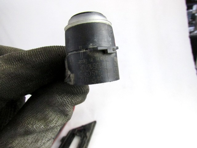 PARKIRNI SENZORJI OEM N. A2215420417010 ORIGINAL REZERVNI DEL MERCEDES GLK X204 (2008 - 2012)DIESEL LETNIK 2011