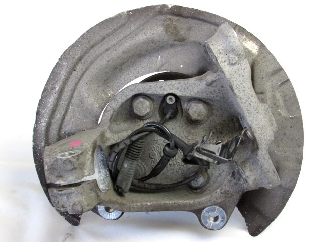 LEVI VRTLJIVI LEZAJ / PESTO KOLESA Z LEZAJEM SPREDAJ OEM N. 31216764443 ORIGINAL REZERVNI DEL BMW SERIE 3 BER/SW/COUPE/CABRIO E90/E91/E92/E93 (2005 -2009) DIESEL LETNIK 2006