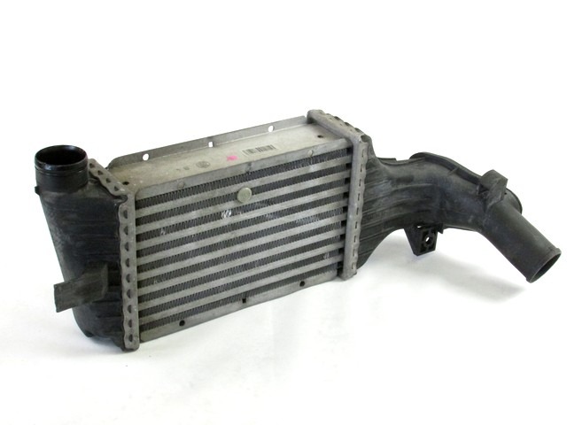 HLADILNIK INTERCOOLER OEM N. 24406701 ORIGINAL REZERVNI DEL OPEL ZAFIRA A T98 (1999 - 2005) DIESEL LETNIK 2004