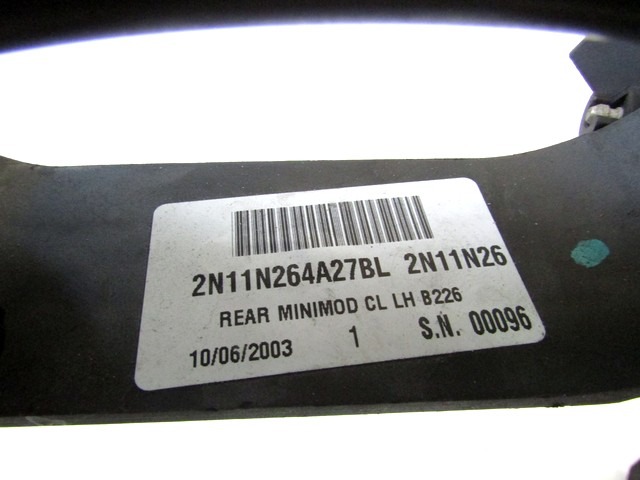 ZUNANJA KLJUKA ZADNJA LEVA VRATA OEM N. 2N11-N264A27-BL ORIGINAL REZERVNI DEL FORD FUSION JU (2002 - 02/2006) BENZINA LETNIK 2004