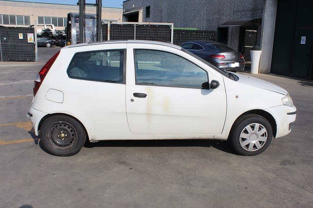 FIAT PUNTO 1.2 B 44KW 5M 3P (2003) RICAMBI IN MAGAZZINO