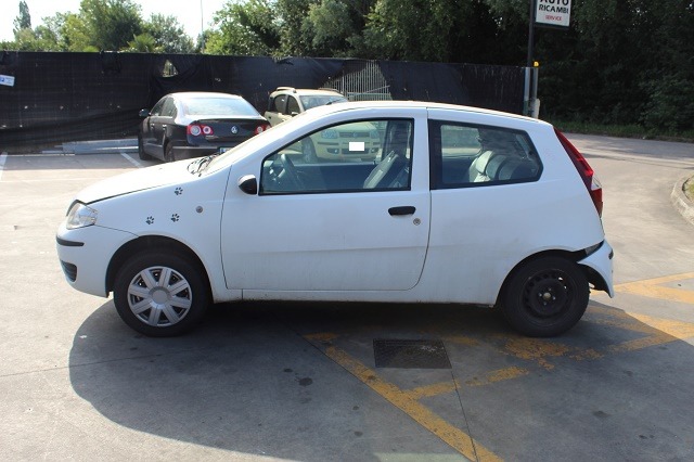 FIAT PUNTO 1.2 B 44KW 5M 3P (2003) RICAMBI IN MAGAZZINO