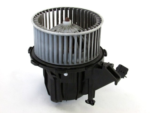 VENTILATOR  KABINE  OEM N. 8K1820021C ORIGINAL REZERVNI DEL AUDI A4 B8 8K2 BER/SW/CABRIO (2007 - 11/2015) DIESEL LETNIK 2011