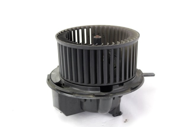 VENTILATOR  KABINE  OEM N. 1K1819015 ORIGINAL REZERVNI DEL VOLKSWAGEN GOLF V 1K1 1K5 MK5 BER/SW (02/2004-11/2008) DIESEL LETNIK 2005