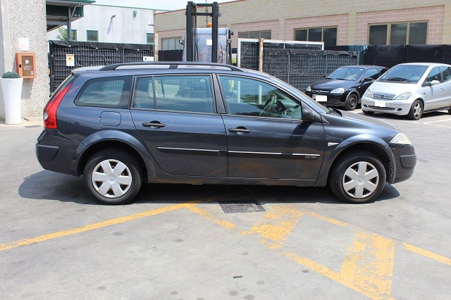 RENAULT MEGANE 1.9 D 88KW 6M 5P (2005) RICAMBI IN MAGAZZINO