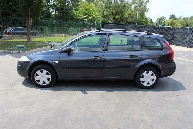 RENAULT MEGANE 1.9 D 88KW 6M 5P (2005) RICAMBI IN MAGAZZINO