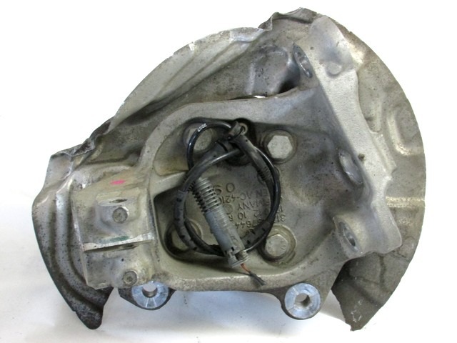 LEVI VRTLJIVI LEZAJ / PESTO KOLESA Z LEZAJEM SPREDAJ OEM N. 31216764443 ORIGINAL REZERVNI DEL BMW SERIE 3 BER/SW/COUPE/CABRIO E90/E91/E92/E93 (2005 -2009) DIESEL LETNIK 2007