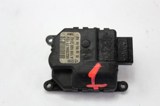 MOTORCEK OGREVANJA OEM N. A1698203042 ORIGINAL REZERVNI DEL MERCEDES CLASSE B W245 T245 5P (2005 - 2011) DIESEL LETNIK 2007