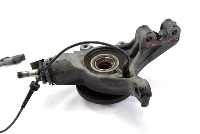 VRTLJIVI LEZAJ DESNO / PESTO KOLESA Z LEZAJEM SPREDAJ OEM N. 364796 ORIGINAL REZERVNI DEL CITROEN C4 MK2 (2010 - 2018) DIESEL LETNIK 2012