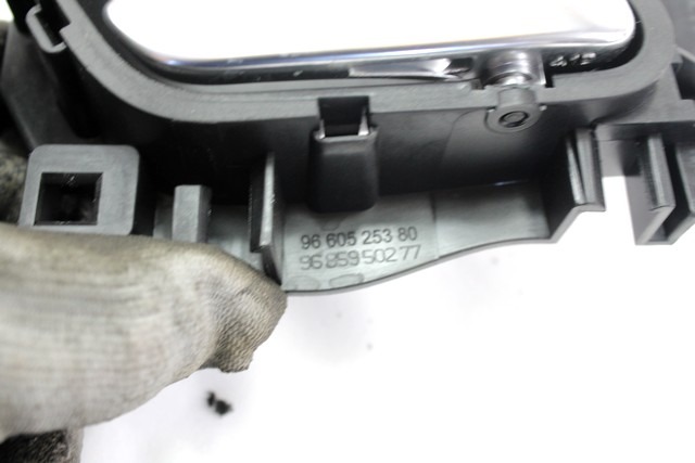 NOTRANJA KLJUKA  OEM N. 9660525380 ORIGINAL REZERVNI DEL CITROEN C4 MK2 (2010 - 2018) DIESEL LETNIK 2012