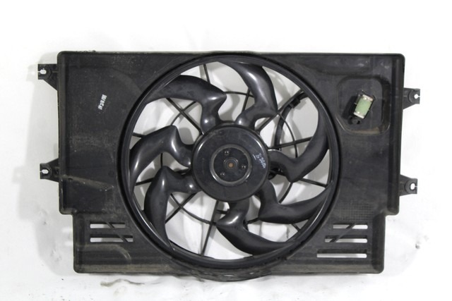 VENTILATOR HLADILNIKA OEM N. 25304-F2290 ORIGINAL REZERVNI DEL HYUNDAI I30 PD PDE PDEN MK3 (DAL 2016)DIESEL LETNIK 2017