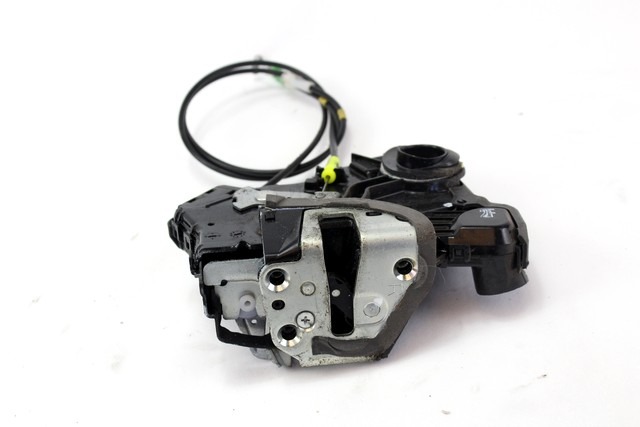 CENTRALNI ZAKLEP SPREDNJIH VRAT  OEM N. 6903002220 ORIGINAL REZERVNI DEL TOYOTA AURIS E15 MK1 R (2010 - 2012)DIESEL LETNIK 2011