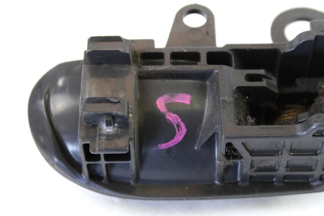 ZUNANJA KLJUKA SPREDNJA LEVA VRATA OEM N. 6920652010B0 ORIGINAL REZERVNI DEL TOYOTA YARIS P1 MK1 (03/1999 - 03/2003) BENZINA LETNIK 2000