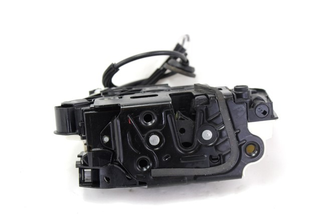 CENTRALNO ZAKLEPANJE ZADNJIH DESNIH VRAT OEM N. 5N0839016G ORIGINAL REZERVNI DEL VOLKSWAGEN TIGUAN 5N MK1 R (2011 - 2016)  DIESEL LETNIK 2012