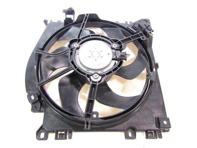 VENTILATOR HLADILNIKA OEM N. 8200966248 ORIGINAL REZERVNI DEL RENAULT CLIO BR0//1 CR0/1 KR0/1 MK3 R (05/2009 - 2013) BENZINA/GPL LETNIK 2010