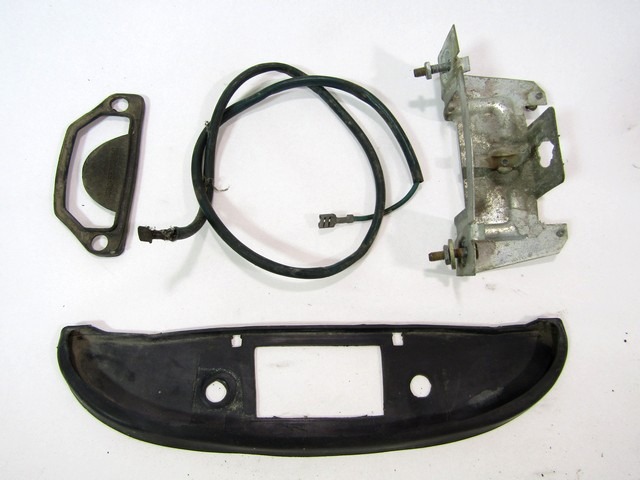 OSVETLITEV REGISTRSKE TABLICE  OEM N. 4056444 ORIGINAL REZERVNI DEL FIAT 500 MK1 (1957 - 1975)BENZINA LETNIK 1957