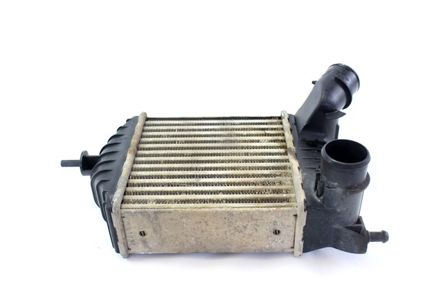 HLADILNIK INTERCOOLER OEM N. 46764253 ORIGINAL REZERVNI DEL FIAT PUNTO 188 MK2 R (2003 - 2011) DIESEL LETNIK 2004