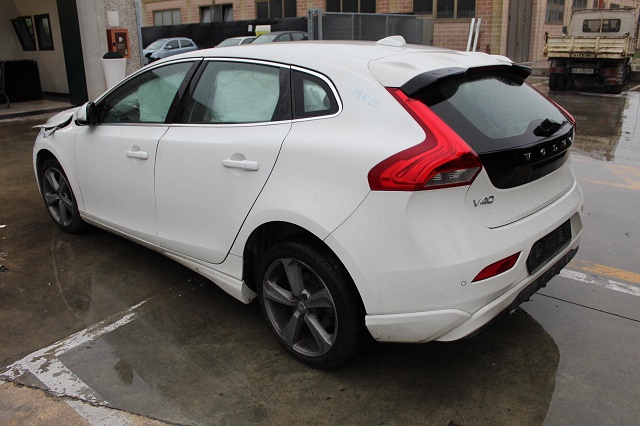 VOLVO V40 1.6 D 84KW 6M 5P (2012) RICAMBI IN MAGAZZINO