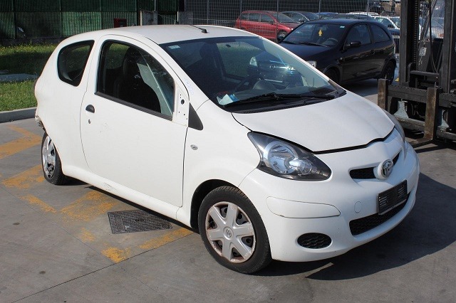 TOYOTA AYGO 1.0 B 50KW 5M 3P (2011) RICAMBI IN MAGAZZINO