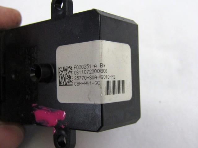 ZADNJE STIKALO OEM N. 35770-SWA-G010-M2 ORIGINAL REZERVNI DEL HONDA CRV RD MK3 (2006 -2012)DIESEL LETNIK 2007