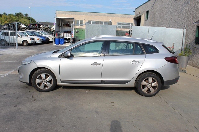 RENAULT MEGANE 3 SW 1.5 D 81KW 6M 5P (2010) RICAMBI IN MAGAZZINO