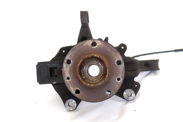 VRTLJIVI LEZAJ DESNO / PESTO KOLESA Z LEZAJEM SPREDAJ OEM N. 400147163R ORIGINAL REZERVNI DEL RENAULT MEGANE MK3 BZ0/1 B3 DZ0/1 KZ0/1 BER/SPORTOUR/ESTATE (2009 - 2015) DIESEL LETNIK 2010