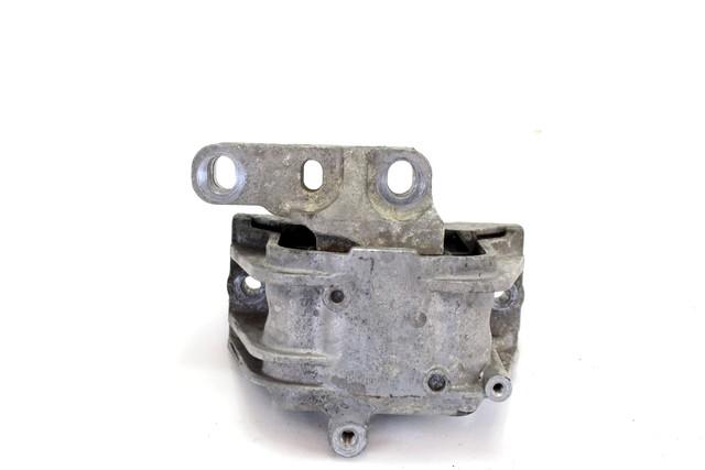 NOSILCI MOTORJA/DRUGO OEM N. 1K0199262P ORIGINAL REZERVNI DEL VOLKSWAGEN PASSAT B6 3C2 3C5 BER/SW (2005 - 09/2010)  DIESEL LETNIK 2008