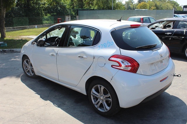 PEUGEOT 208 1.6 D 68KW 5M 5P (2014) RICAMBI IN MAGAZZINO