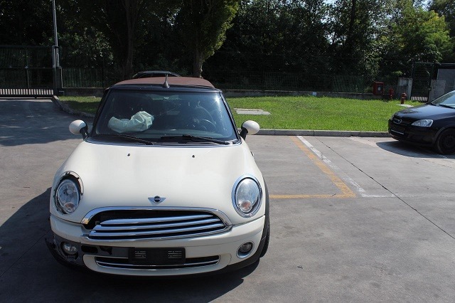 MINI COOPER CABRIO 1.6 B 90KW 6M 2P (2010) RICAMBI IN MAGAZZINO