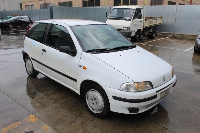 FIAT PUNTO 1.7 D 52KW 5M 3P (1995) RICAMBI IN MAGAZZINO