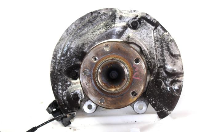 VRTLJIVI LEZAJ DESNO / PESTO KOLESA Z LEZAJEM SPREDAJ OEM N. 31216764444 ORIGINAL REZERVNI DEL BMW SERIE 3 BER/SW/COUPE/CABRIO E90/E91/E92/E93 LCI R (2009 - 2012) DIESEL LETNIK 2009