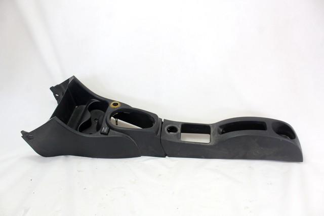 PLASTIKA MED SEDEZI BREZ NASLONJALA ROK OEM N. 8200739454 ORIGINAL REZERVNI DEL DACIA SANDERO MK1 (2008 - 2012) BENZINA/GPL LETNIK 2009