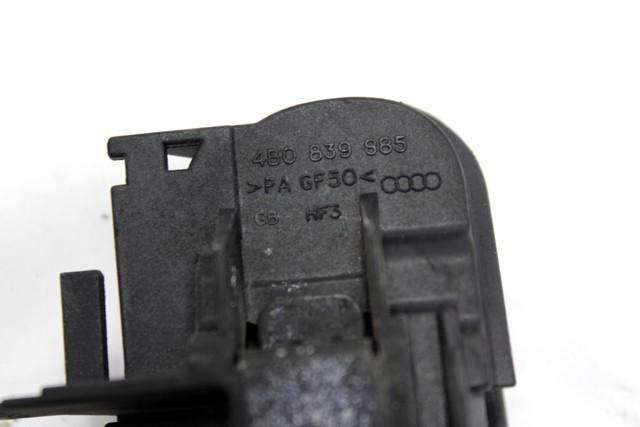 ZUNANJA KLJUKA SPREDNJA DESNA VRATA OEM N. 8E0839207 ORIGINAL REZERVNI DEL AUDI A4 B6 8E2 8E5 BER/SW (2001 - 2005) DIESEL LETNIK 2002