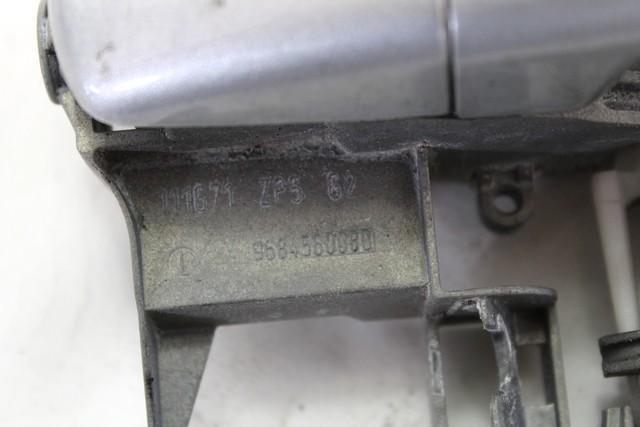 ZUNANJA KLJUKA ZADNJA LEVA VRATA OEM N. 9684560080 ORIGINAL REZERVNI DEL PEUGEOT 5008 0U 0E MK1 (2009 - 2013) DIESEL LETNIK 2013