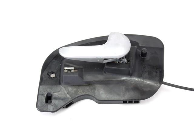 NOTRANJA KLJUKA  OEM N. 13110957 ORIGINAL REZERVNI DEL OPEL CORSA C X01 R (2004 - 10/2006) BENZINA LETNIK 2004