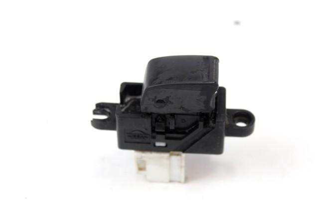 ZADNJE STIKALO OEM N. 254110V000 ORIGINAL REZERVNI DEL NISSAN X-TRAIL T30 (2001 - 08/2007) DIESEL LETNIK 2004