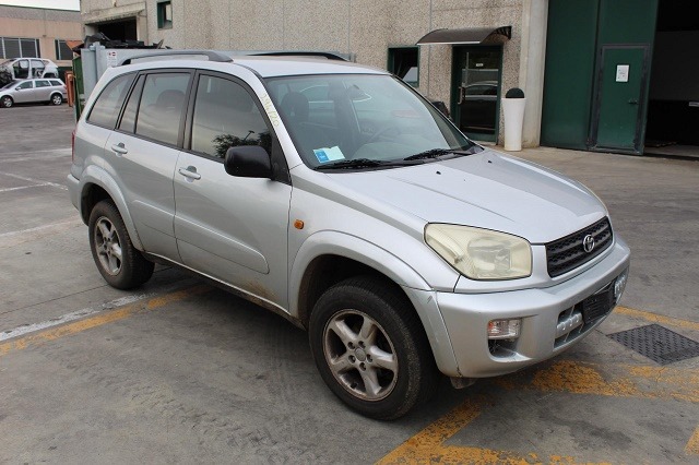 TOYOTA RAV4 2.0 D 4X4 85KW 5M 5P (2003) RICAMBI IN MAGAZZINO