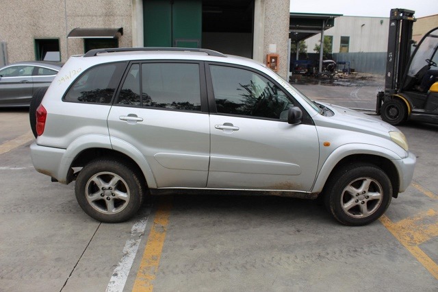 TOYOTA RAV4 2.0 D 4X4 85KW 5M 5P (2003) RICAMBI IN MAGAZZINO